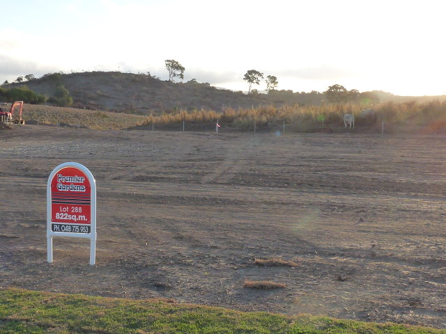 AS LEVEL AS YOU WILL GET AT PREMIER GARDENS...852 M2 Picture 2