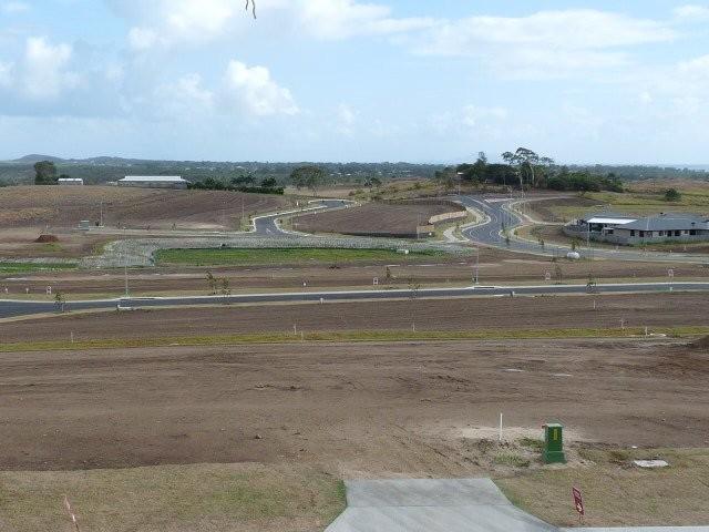 Fantastic views to Mackay Harbour Buildings, North Mackay & surrounding suburbs. Picture 1