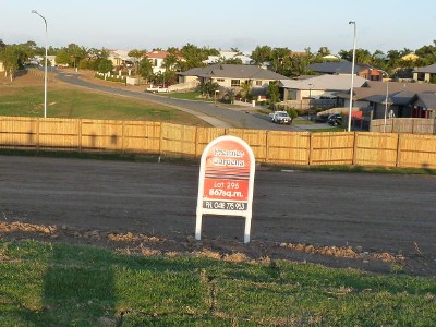 NEVER BE BUILT OUT - VIEWS OVER 2 ACREAS OF PARKLAND Picture