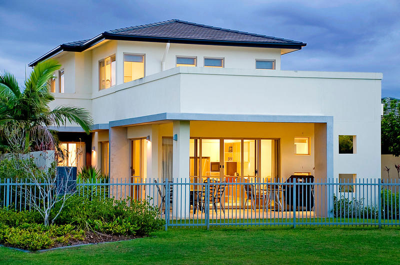 ENTRY LEVEL 4 BEDROOM HOME IN HOPE ISLAND Picture 1