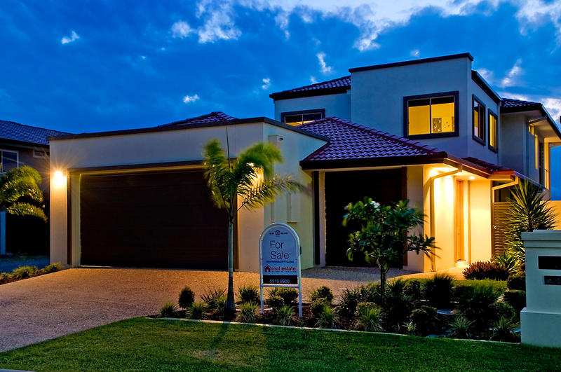 LUXURY LIVING ON THE GOLD COAST Picture 3