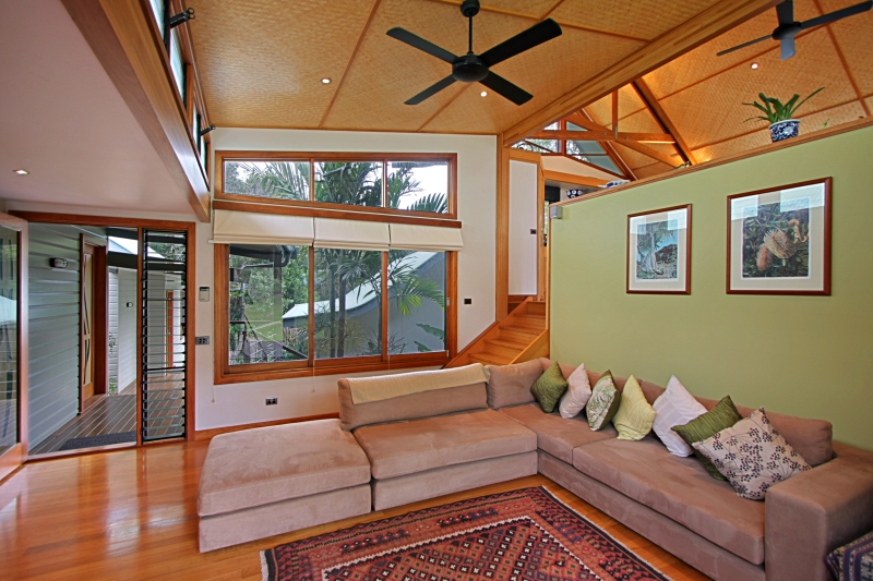 Exclusive Beachfront Estate Picture 3