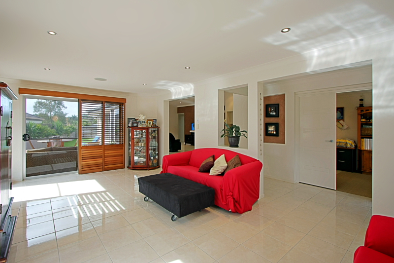 Modern Family Home Picture 1