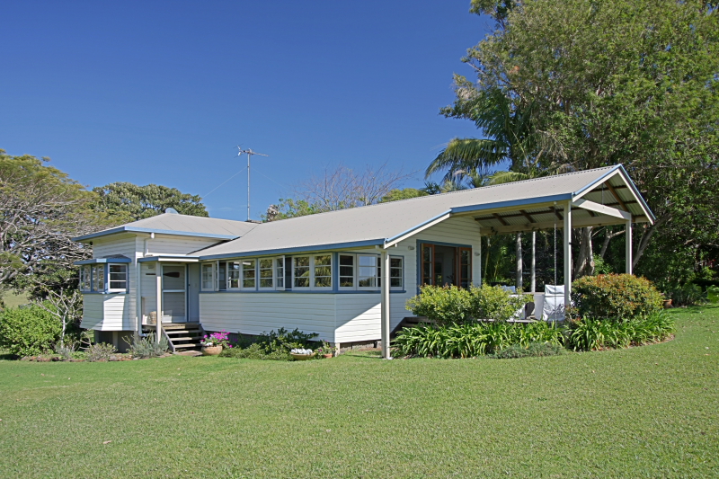 Magnificent Lighthouse & Ocean views Picture 2