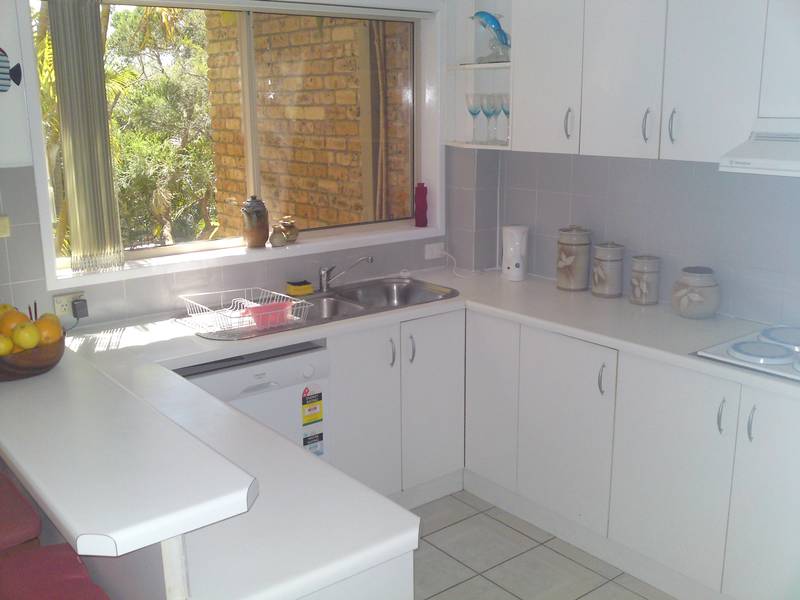 Two Level Townhouse in Great Location Picture 3