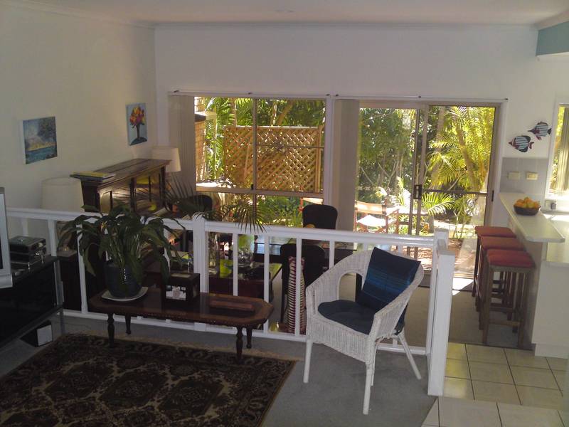 Two Level Townhouse in Great Location Picture 1