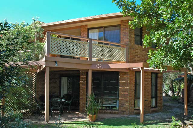 An easy walk to Clarkes Beach Picture 1