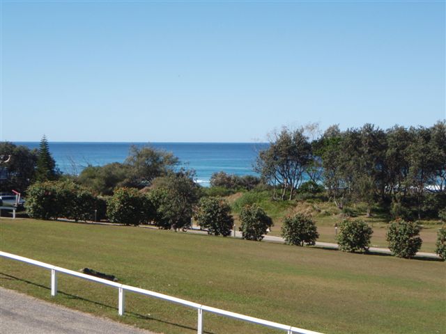 Linneaus Secret Beach House Picture 2