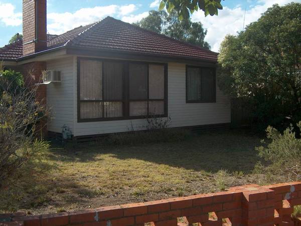 3 BEDROOM ON LARGE BLOCK IN GIRGARRE Picture 1