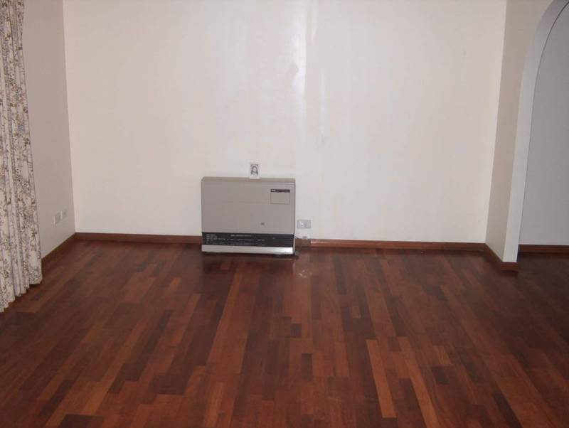 3 BEDROOM BRICK VENEER - SPACIOUS BACKYARD Picture 3