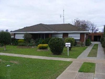 Family Home with Park Outlook Picture Family Home with Park Outlook Picture