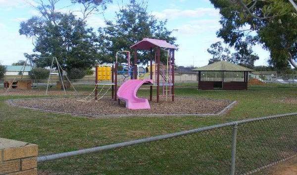 Family Home with Park Outlook Picture 3