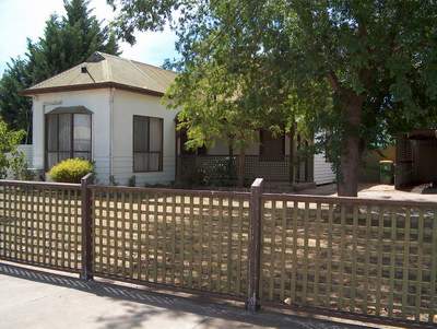 3 Bedrooms, powered shed with rear access. Picture 1