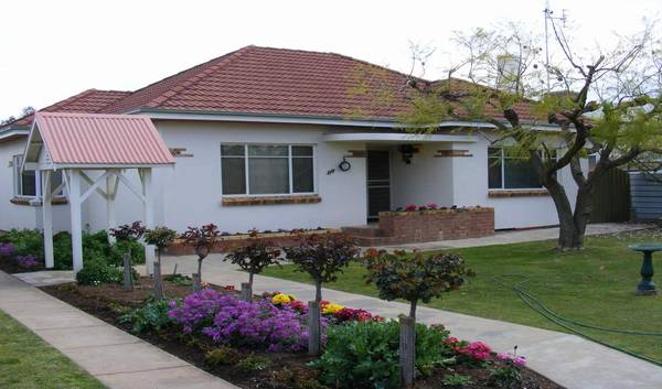 Mint Condition - Art Deco Picture 1