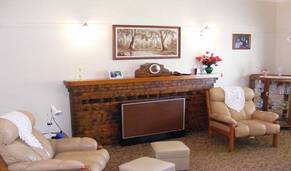 Mint Condition - Art Deco Picture 3