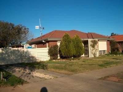 3 BR BV with pool, close to schools Picture 3 BR BV with pool, close to schools Picture