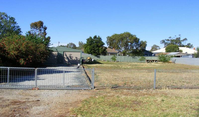 Building Block with Shed Picture 2