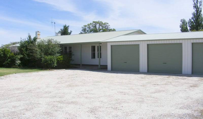 Family Lifestyle - 3.5 Acres Picture 1