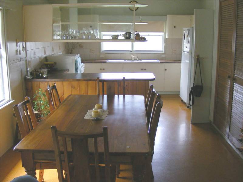 Family Home - Good Shedding Picture Family Home - Good Shedding Picture