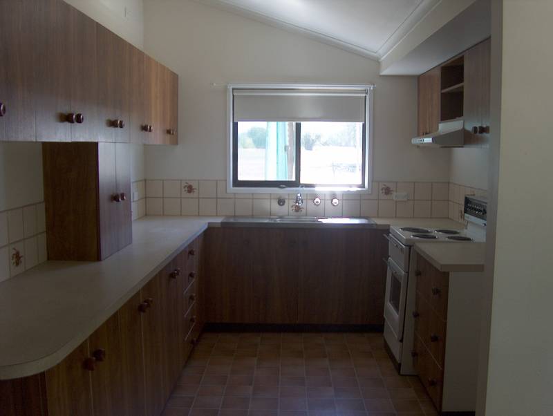 Spacious 3 BR home just out of town. Picture 2