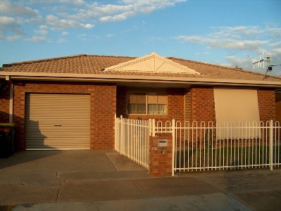 Neat Townhouse - Close to Main Street Picture Neat Townhouse - Close to Main Street Picture
