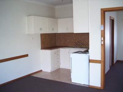 Centrally located one bedroom unit Picture