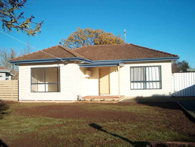 Central 3 BR Home - Good Shed Picture 1