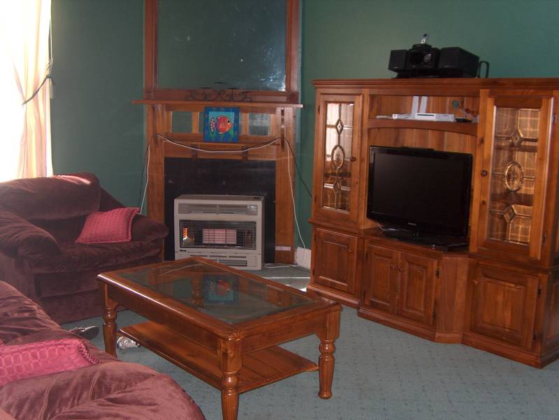 Large 4 BR Family home Picture 3