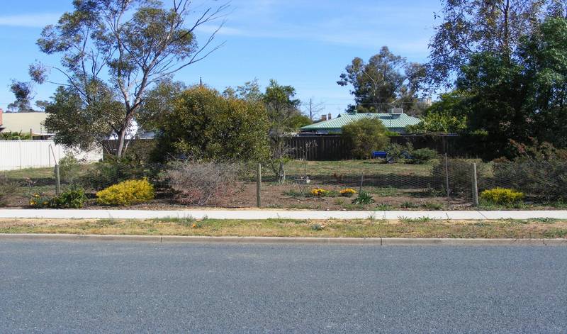 Well Fenced Central Block Picture 3