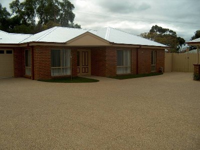 As new 2 Bedroom townhouse with double garage Picture