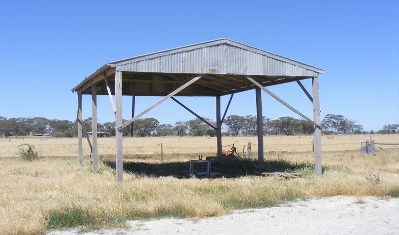 75 Acre - Outblock Picture 3