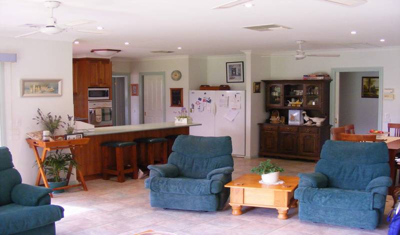 Outstanding Family Living Picture 3