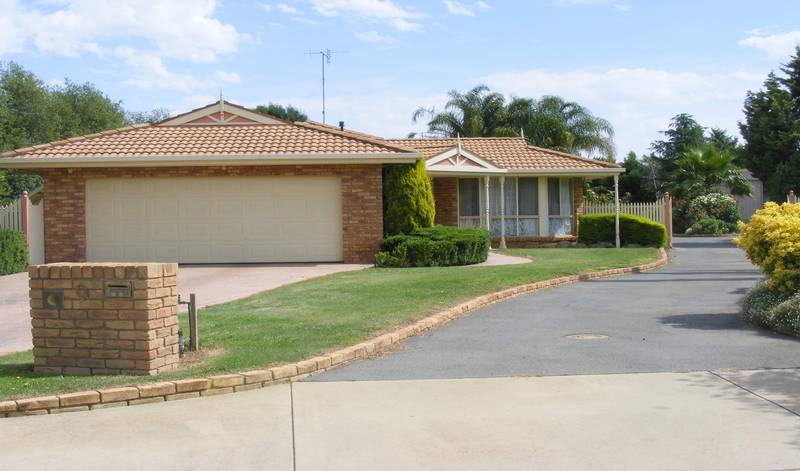 Quality Home & Quality Address Picture 1