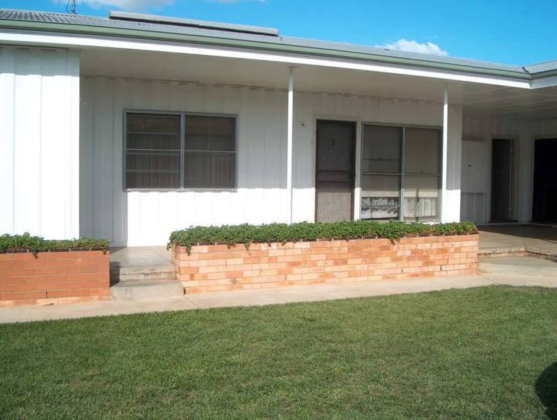 One bedroom unit close to Hospital & Club Picture 1