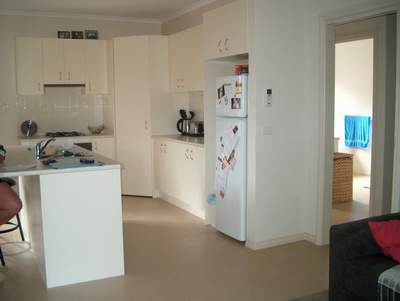 Modern 2 Bedroom Townhouse. Picture 2