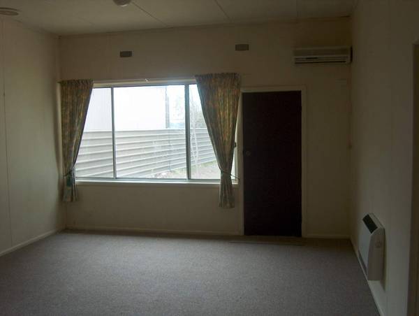 2 bedroom unit - all electric. Be Quick! Picture 3