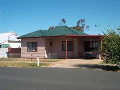 2 Homes in One Picture 2 Homes in One Picture