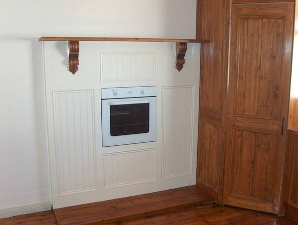 RENOVATED TWO BEDROOM Picture 3