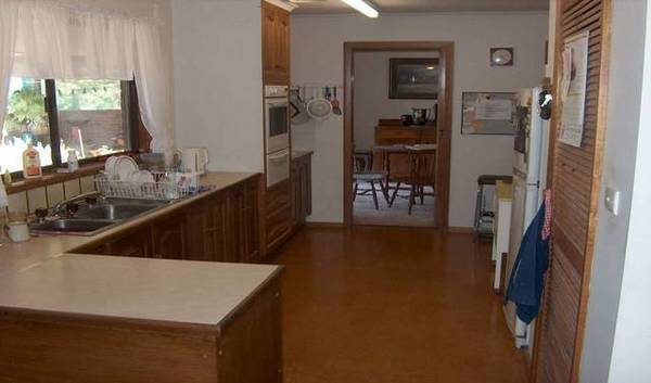 Family Home - 1 Acre Picture 2