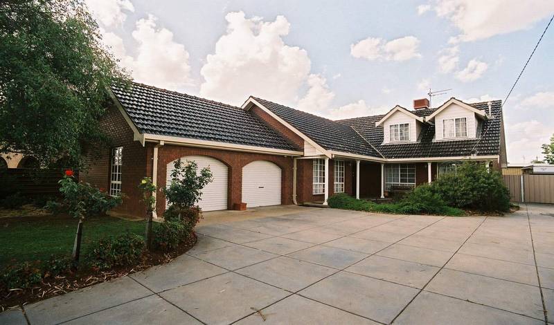 Perfect Family Home Picture 1