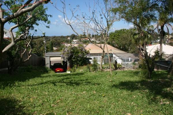 BIG BLOCK WITH DUAL OCCUPANCY POTENTIAL Picture 2