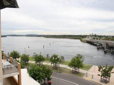 BOUTIQUE APARTMENT LIVING OVERLOOKING SWANSEA CHANNEL Picture