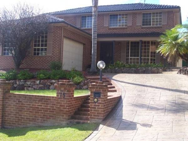 EXCEPTIONAL FAMILY HOME Picture 1