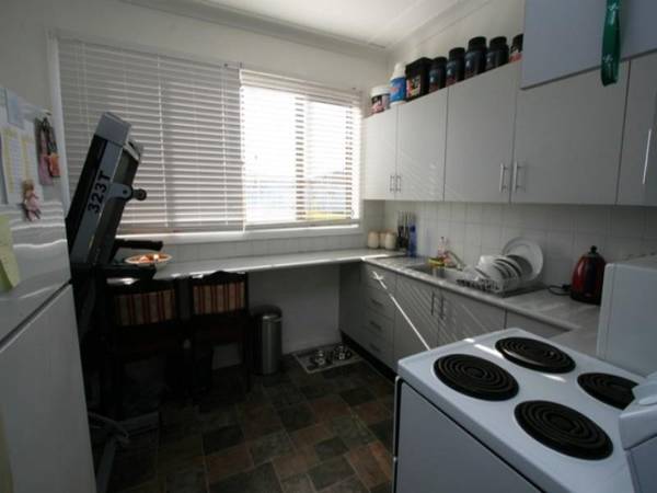 INVESTORS, FIRST HOME BUYERS, & BARGAIN HUNTERS TAKE NOTE! Picture 3