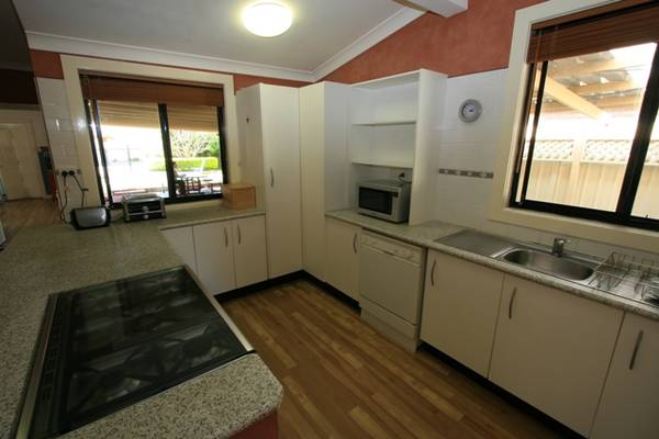 LOADS OF FEATURES AT AN AFFORDABLE PRICE Picture 2