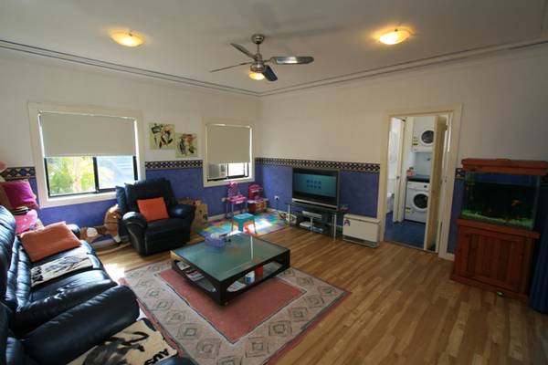 LOADS OF FEATURES AT AN AFFORDABLE PRICE Picture 3