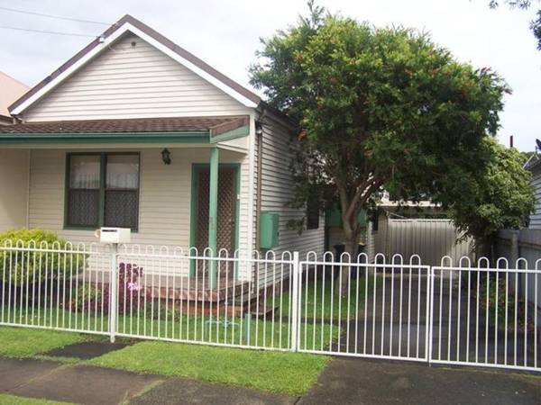 MOVE STRAIGHT IN! Picture 1