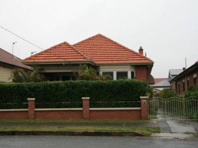 PERIOD CHARM & CHARACTER Picture