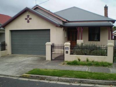 RENOVATED FEDERATION HOME Picture