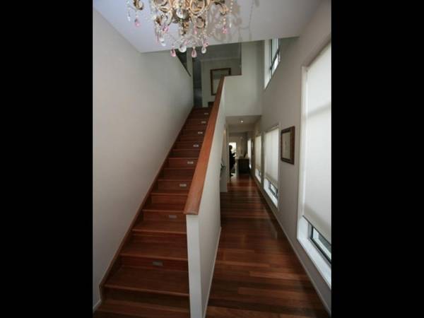 THE POINT OF DIFFERENCE! Picture 2